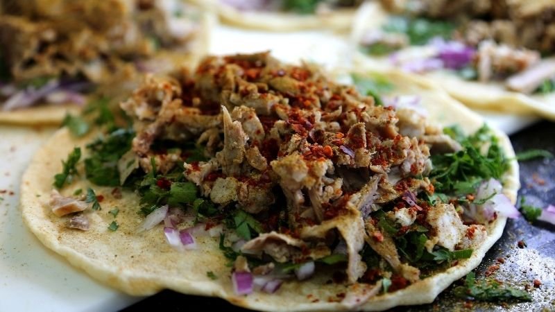 Eniyitat Rehberi: İzmir’in Kalbini Çalan En Güzel 5 Lezzet